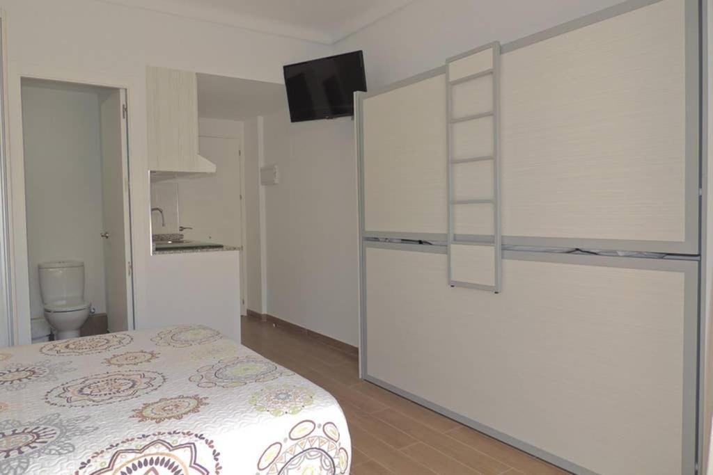 Carihuela Palace Studio 419 Beach - Playa Lägenhet Torremolinos Exteriör bild